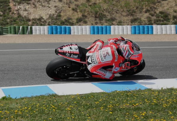 Nicky Hayden prueba la Ducati GP12 en el circuito de Jerez