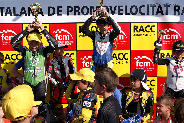 Michael Parra gana la prueba de la Copa Promovelocitat 50cc en Alcarrás