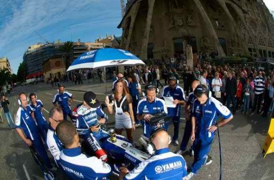 Vídeo de Jorge Lorenzo con su Yamaha M1 en la Sagrada Familia