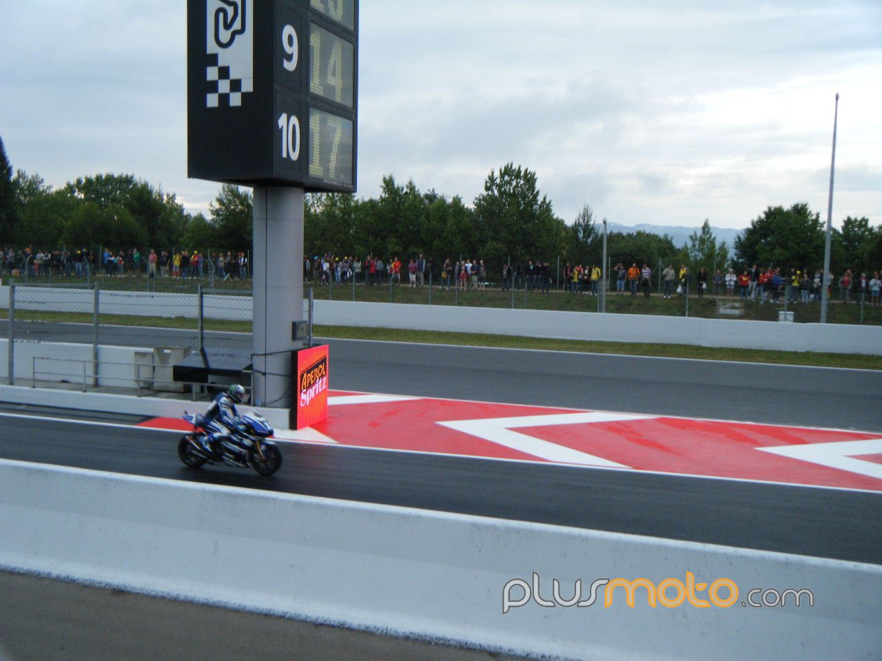 MotoGP Catalunya 2011-Salida Spies