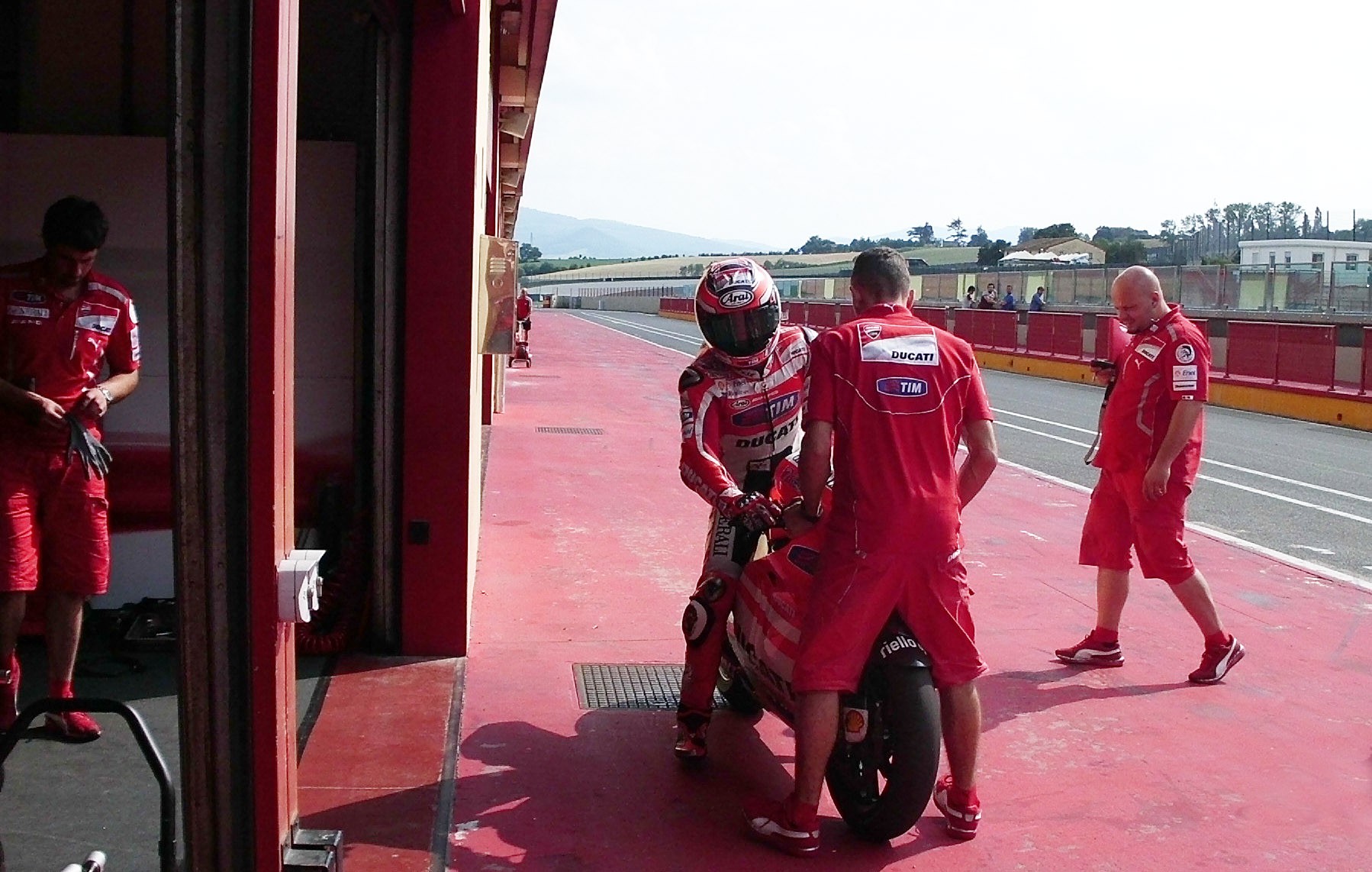 Hayden prueba la Ducati GP 12 en Mugello y hoy le toca a Rossi