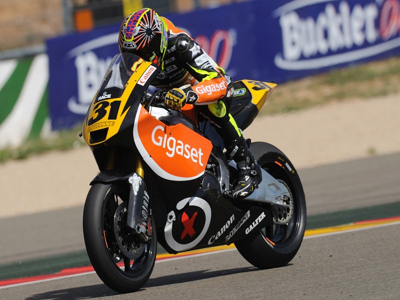 Carmelo Morales controla la 1ª sesión de clasificatorios Moto2 en Catalunya