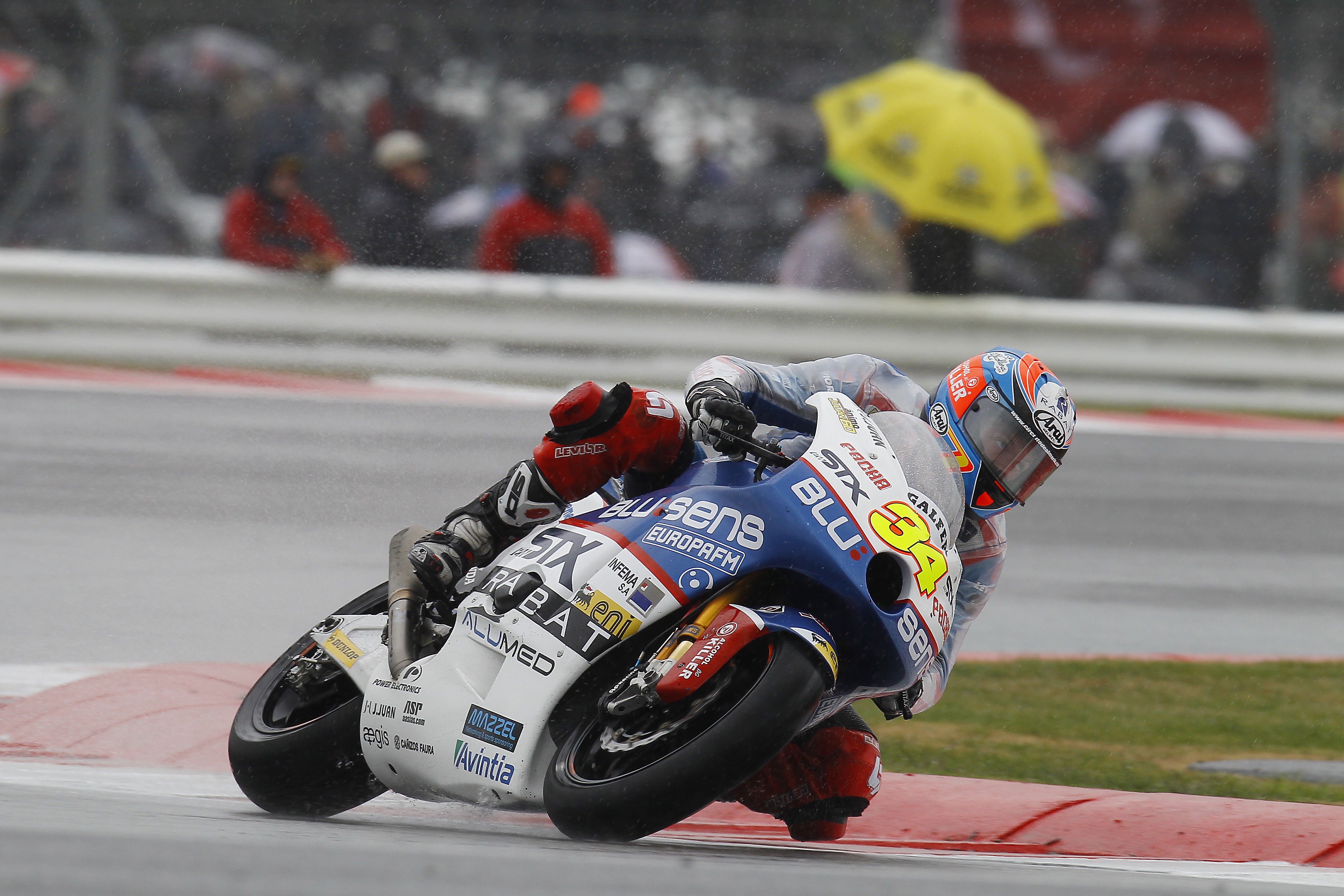 Los pilotos del Blusens-STX triunfan en la carrera de Moto2 en Silverstone