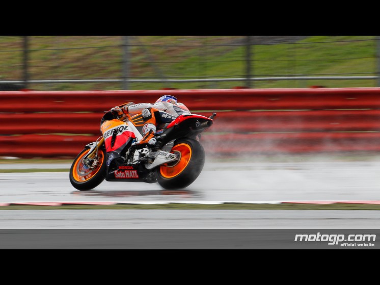 Casey Stoner el más rápido del Warm up mojado de MotoGP en Silverstone