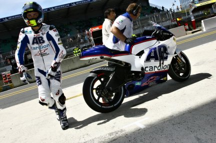 Enfrentamiento entre Stoner y Abraham en el test MotoGP en Mugello