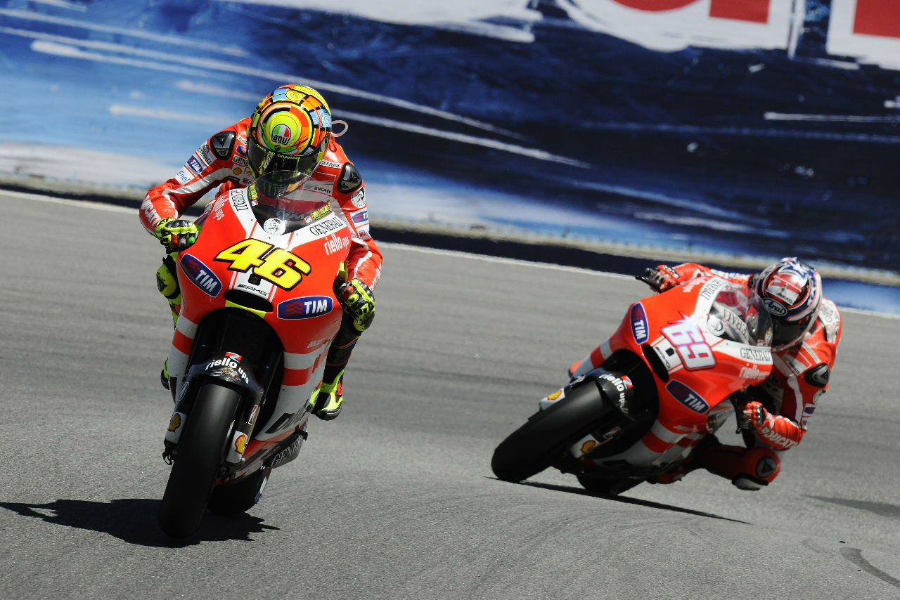 Rossi y Hayden satisfechos con su ritmo, pero lejos de los líderes en Laguna Seca