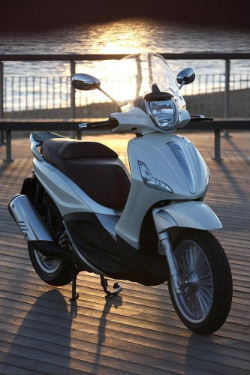 Piaggio Beverly 125ie con rueda alta