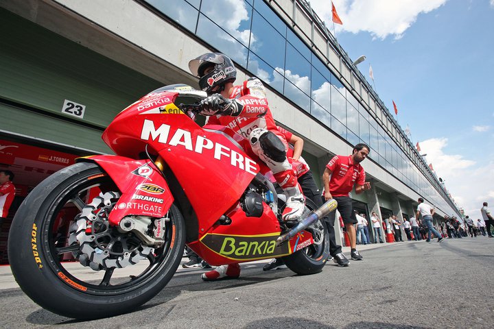 Mal día para los pilotos del Mapfre Aspar Team Moto2 en Brno