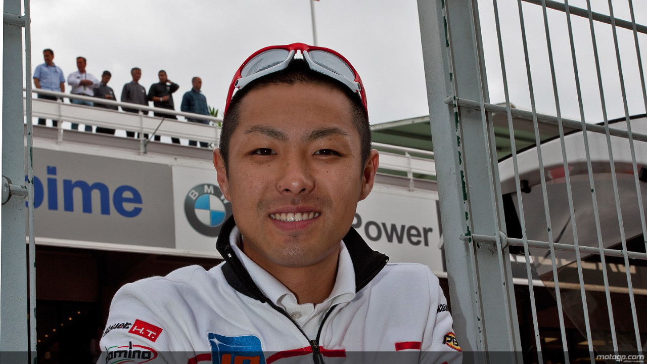 Yuki Takahashi ficha por NGM Forward Racing Moto2