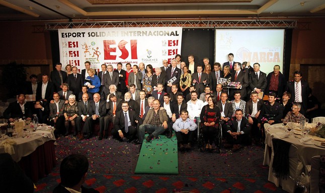 Viñales, Rabat, Márquez, Checa y más apoyando a ESI 2011