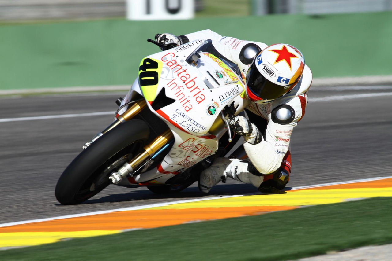 Román Ramos piloto del Team Motorrad con Ariane Moto2 CEV