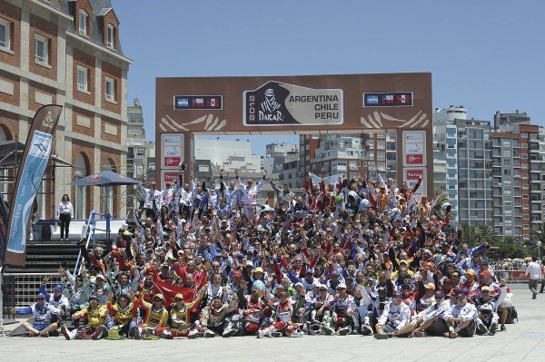 Chaleco López gana la etapa 1 del Dakar 2012