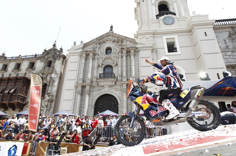 Cyril Desprès gana con polémica su cuarto Dakar en 2012