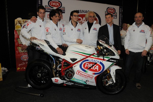 Lorenzo Zanetti y el Pata Racing SBK presentados en Italia
