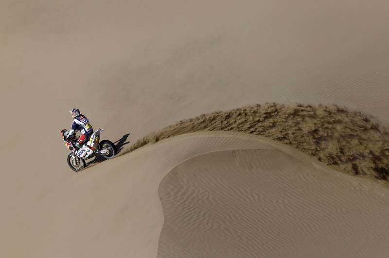 Desprès gana la etapa 11 del Dakar 2012 y le saca dos minutos a Coma