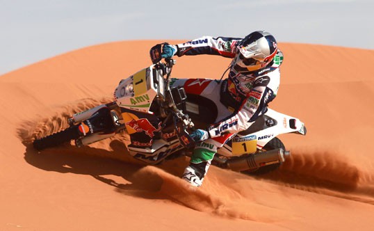 Marc Coma a por todas en el Abu Dhabi Desert Challenge