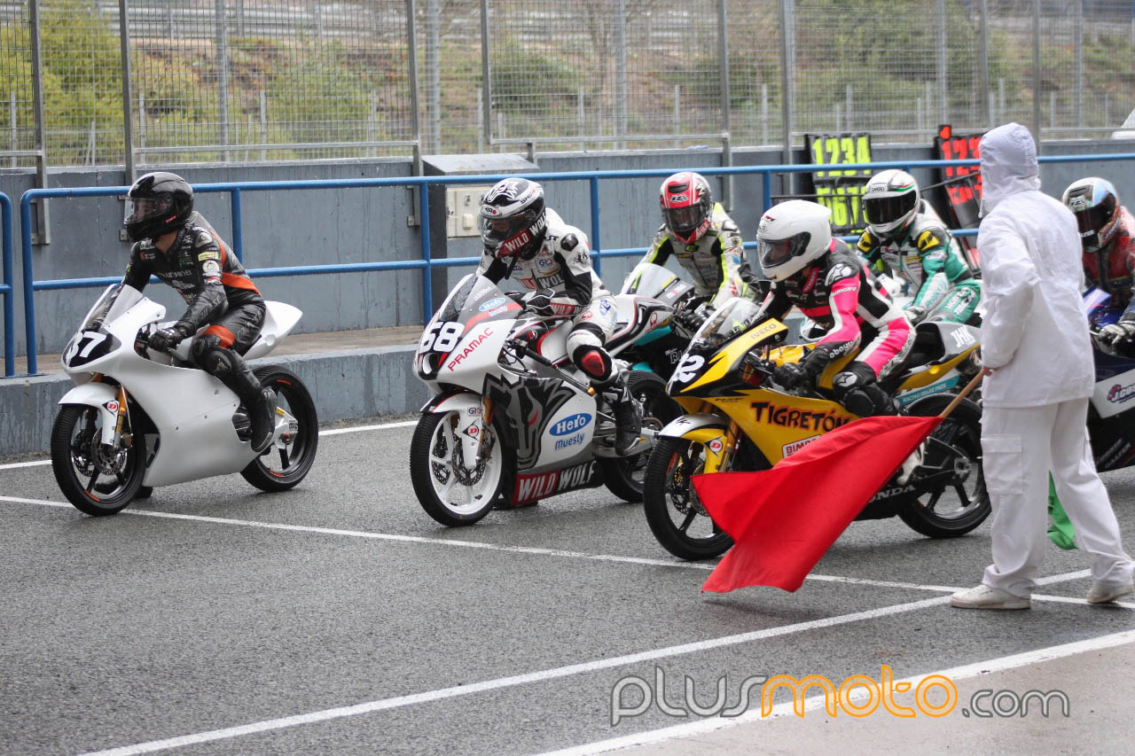 Moto3 saliendo box CEV jerez 2012