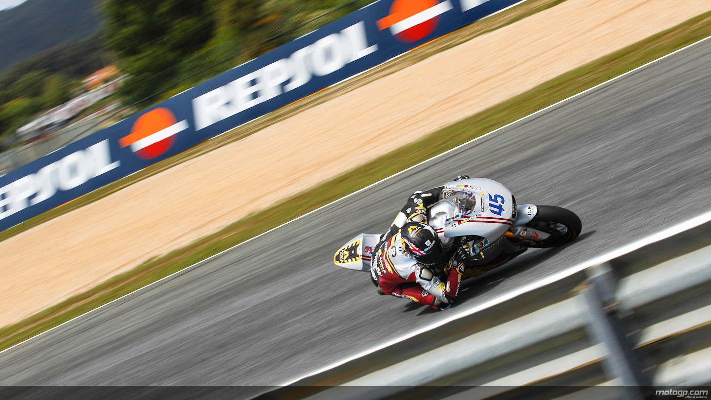 Márquez gana una carrera de Moto2 de infarto en Estoril