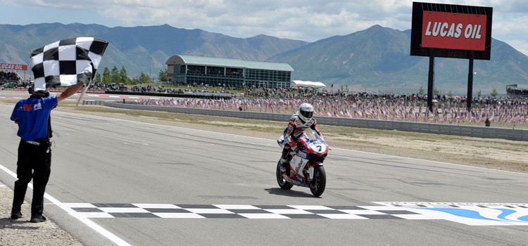 Victoria de Carlos Checa en la primera manga de SBK en Miller