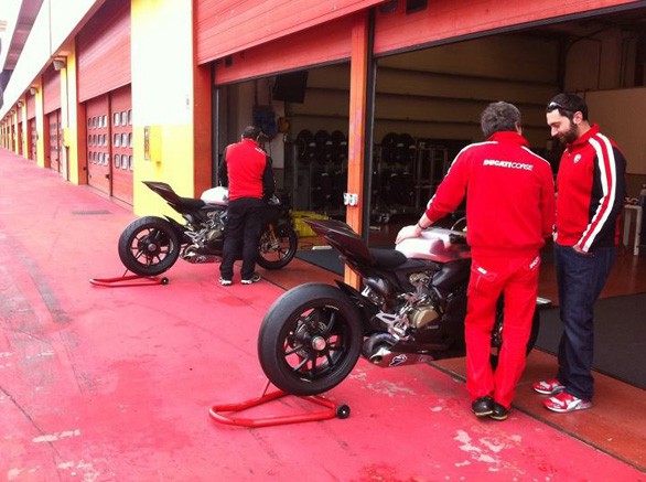 Test con la Ducati GP12 en Mugello y Bayliss con la Panigale