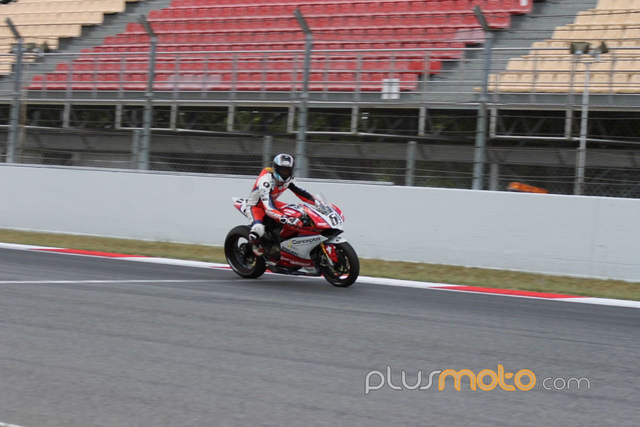 Ferrer frenada cev test Ducati en Circuit Catalunya
