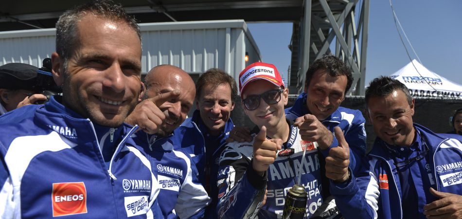 Stoner triunfa en MotoGP Laguna Seca con Lorenzo 2º y Pedrosa 3º