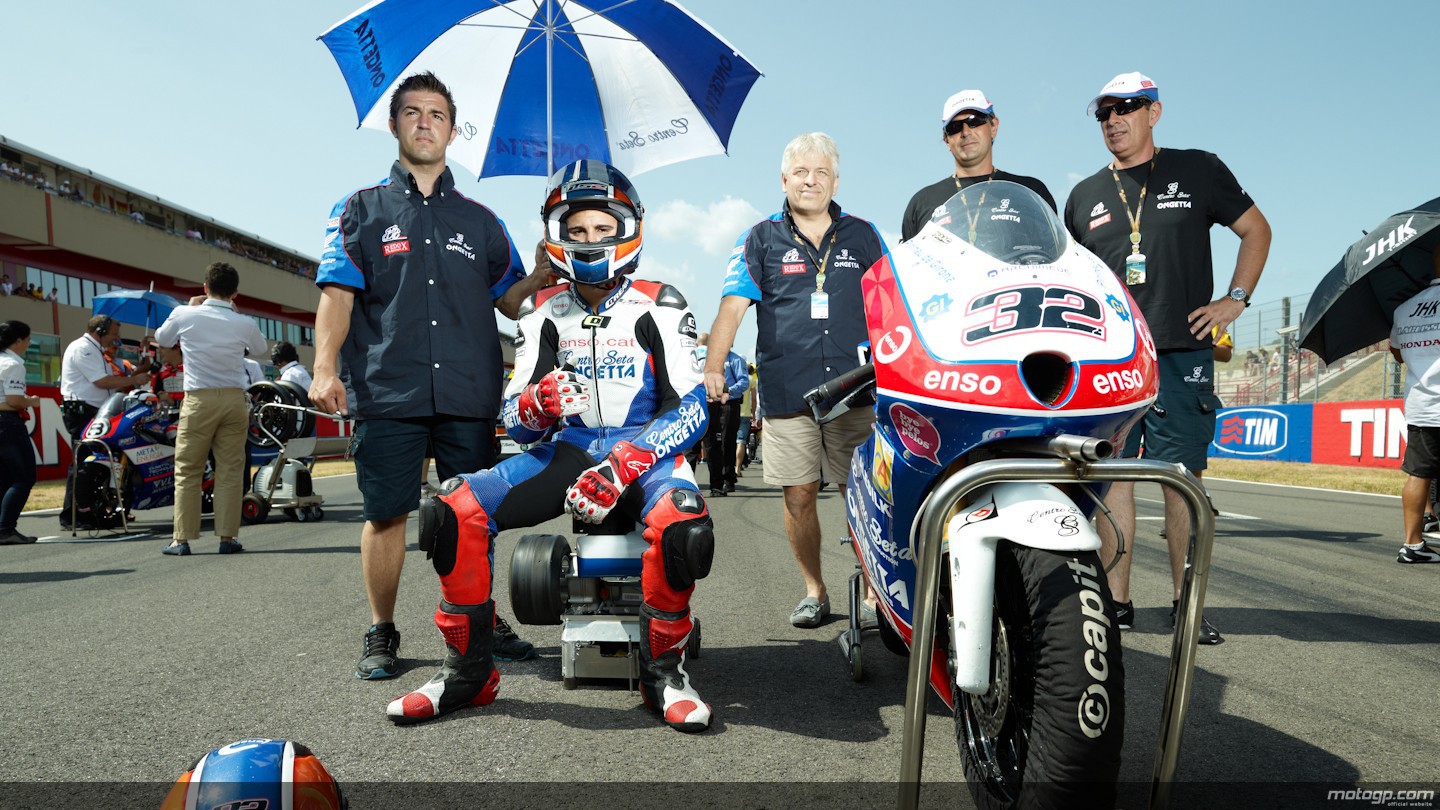 Isaac Viñales renueva con el equipo CBC Corse Moto3
