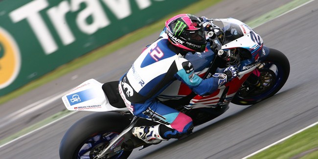 Alex Lowes marca la pole position del BSB en Silverstone