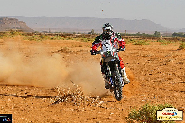 Kuba Przygonski gana la etapa 4 del Rally de Marruecos