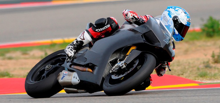 Checa y Badovini el tandem del nuevo Team Ducati Alstare SBK