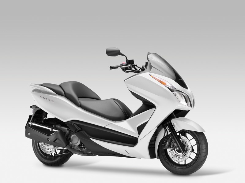 La Honda NSS300 Forza, la scooter más funcional