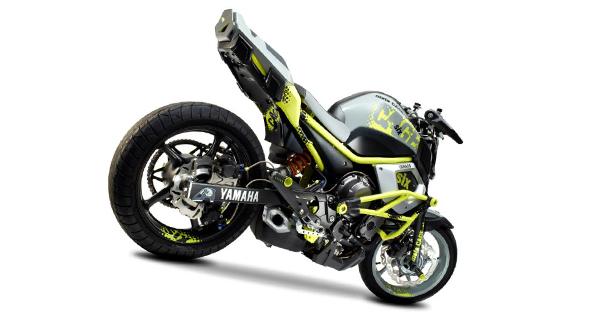 Yamaha y su «stunt» Moto Cage-Six