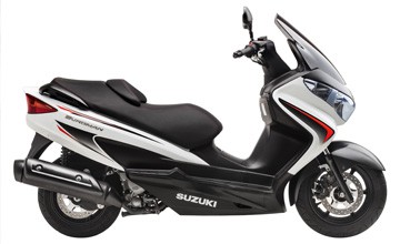 La Suzuki Burgman Racing con nuevos detalles y en negro