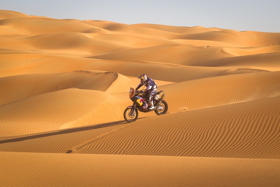 Marc Coma es 3º en el segundo día del Abu Dhabi Desert Challenge
