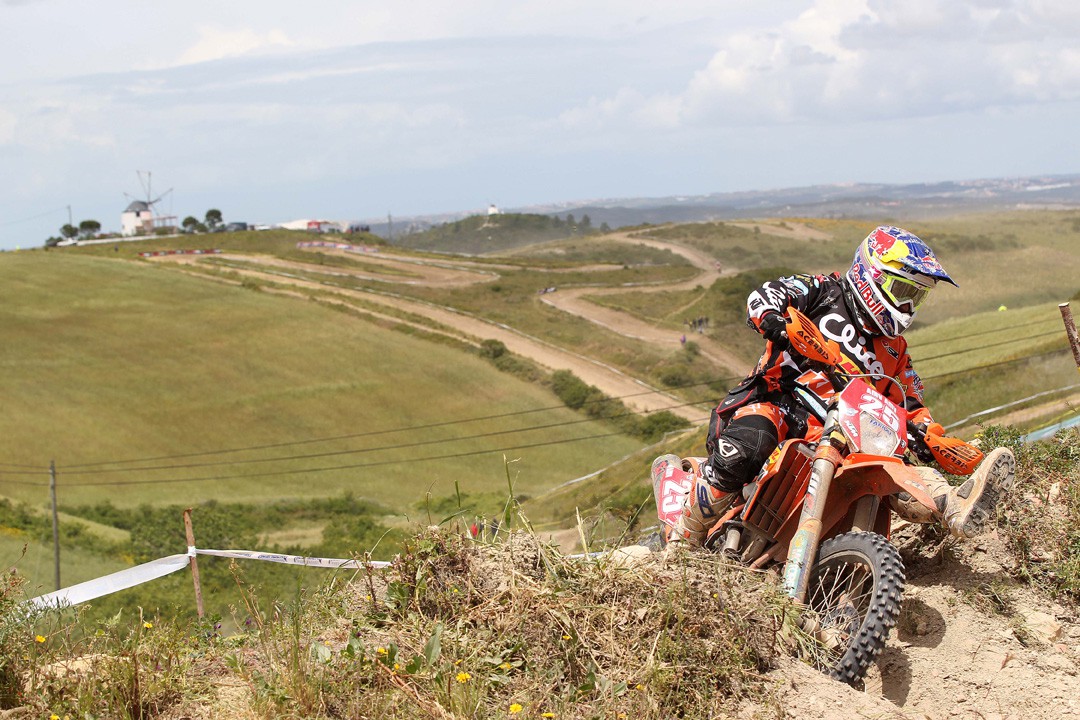 Meo, Salvini, Nambotin y Sanz triunfan en el Mundial de Enduro de Portugal