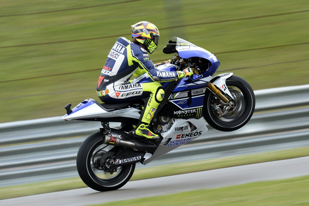 Rossi vuelve a la gloria en MotoGP Assen, Márquez 2º y Crutchlow 3º. Lorenzo héroe.