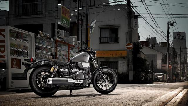 2014-Yamaha-XV950R-EU-Matt-Grey-Static-001