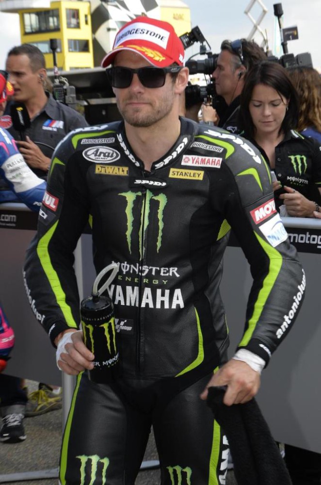 Crutchlow logra la pole de MotoGP en Brno, con Bautista 2º y Márquez 3º