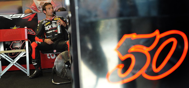 Guintoli y Lowes los mejores del Warm up SBK en Istanbul Park