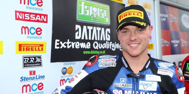 Alex Lowes es el poleman del BSB en Assen