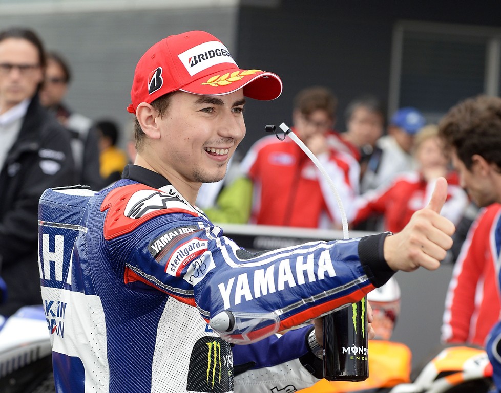 Lorenzo gana la carrera MotoGP Japón, Márquez 2º y Pedrosa 3º. Todo para Valencia