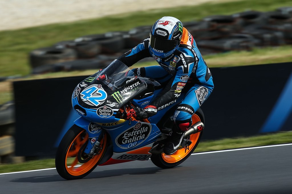 Rins gana la carrera Moto3 en Australia, con 3 milésimas sobre Viñales 2º y Salom 3º