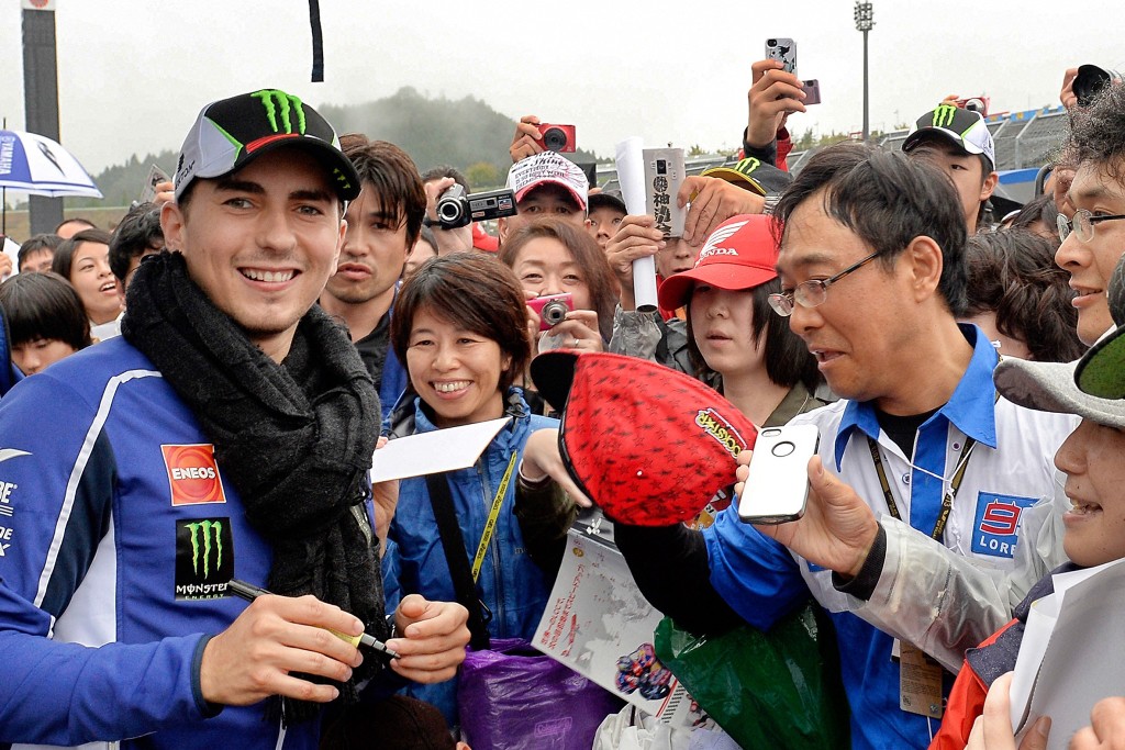 Jorge Lorenzo consigue la pole de MotoGP en Japón, con Márquez 2º y Hayden 3º