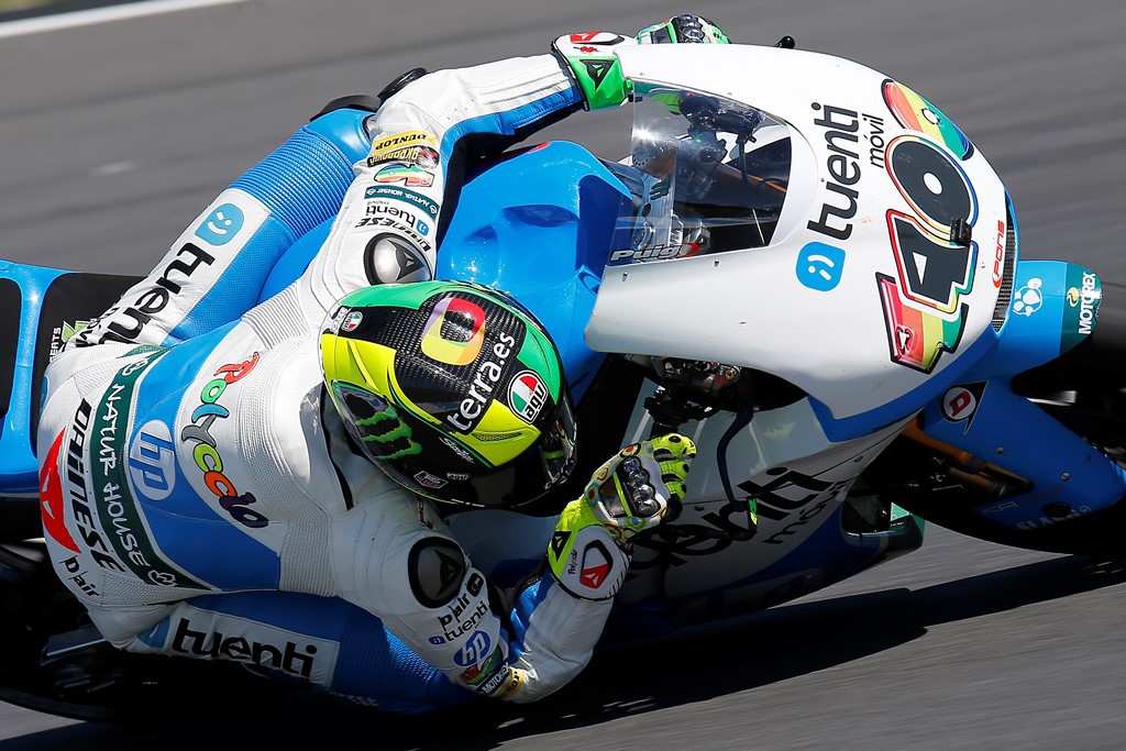 Pol Espargaró brilla en la carrera Moto2 Australia y se coloca líder, Torres 3º
