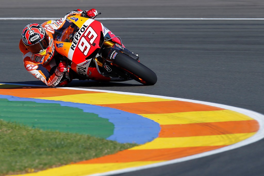 Marc Márquez vuela en Valencia y consigue la pole MotoGP, Lorenzo 2º y Pedrosa 3º