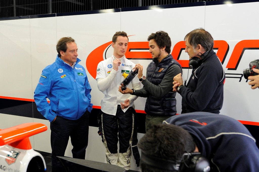 Pol Espargaró prueba el monoplaza de Pons para la World Series by Renault