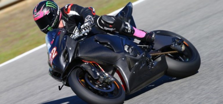 Lowes y Laverty dominan los test SBK en Portimao