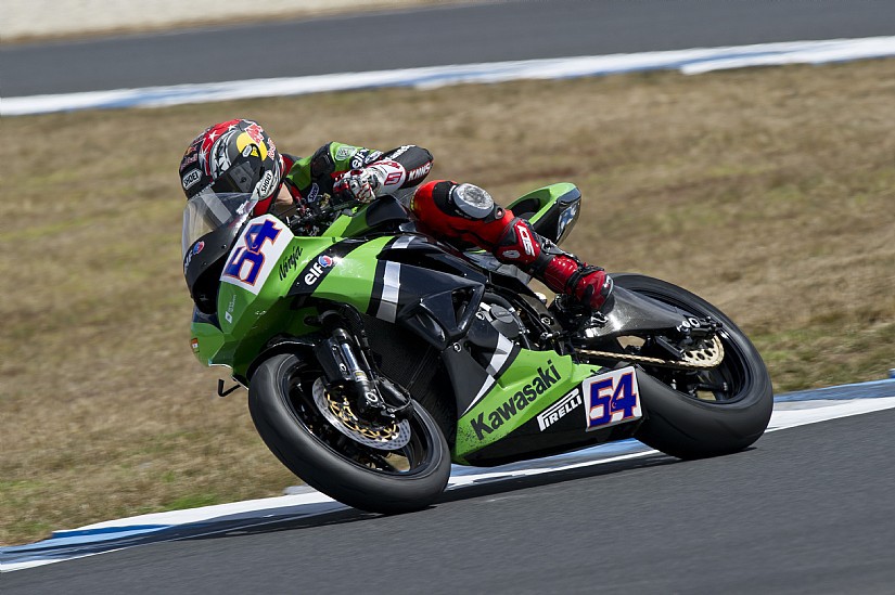 Sofuoglu y Lowes dominan la FP2 de SSP y SBK en Australia