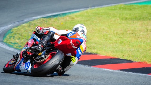 Kevin Wahr vuelve al Mundial de Supersport con su equipo