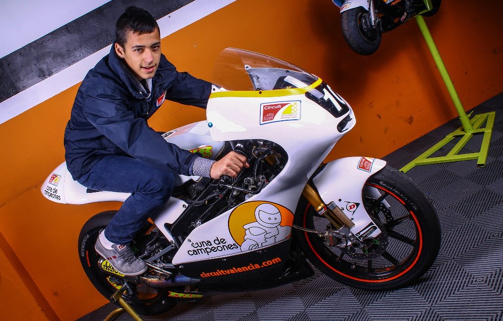 David Sanchis con la Cuna de Campeones en Moto3 CEV 2014